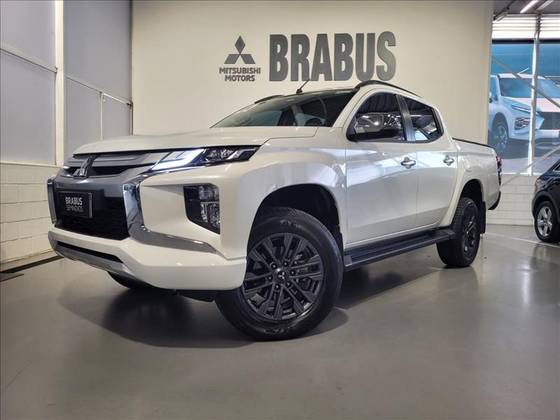 MITSUBISHI L200 TRITON 2.4 16V TURBO DIESEL SPORT HPE CD 4P 4X4 AUTOMÁTICO MITSUBISHI L200 TRITON 2.4 16V TURBO DIESEL SPORT HPE CD 4P 4X4 AUTOMÁTICO
